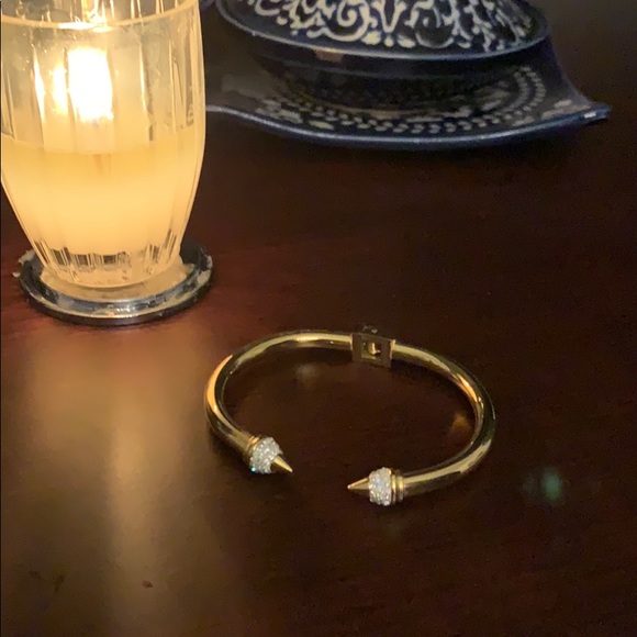 Women’s Bracelet - Picture 2 of 8